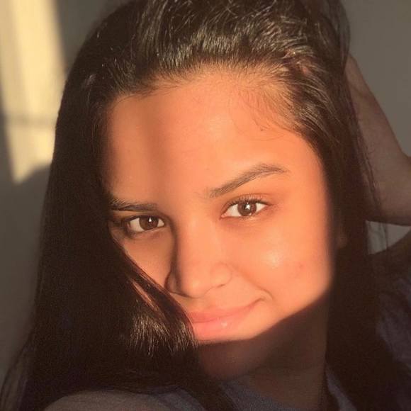 Meet your Posher, Gina - Picture 1 of 1